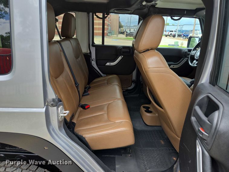 image for item EQ4074 2013 Jeep Wrangler Unlimited Rubicon SUV