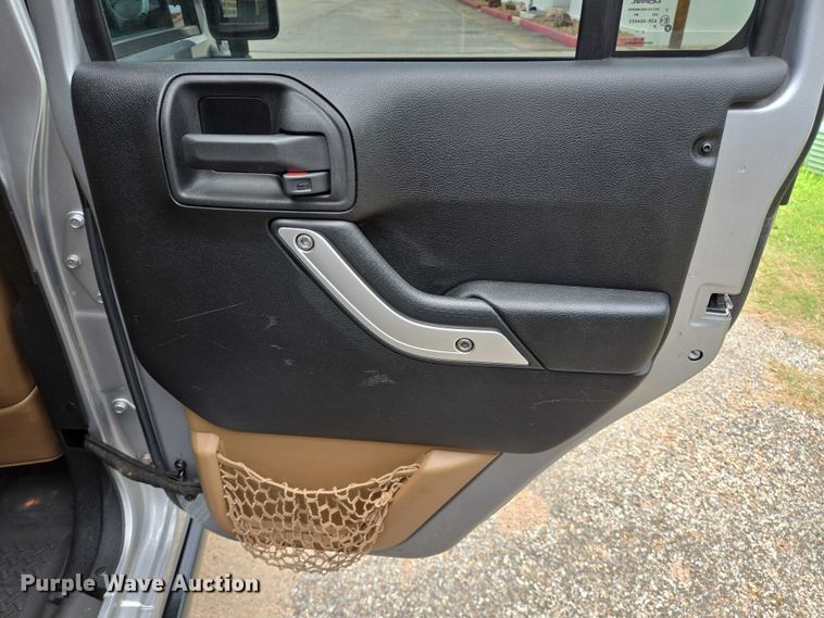 image for item EQ4074 2013 Jeep Wrangler Unlimited Rubicon SUV