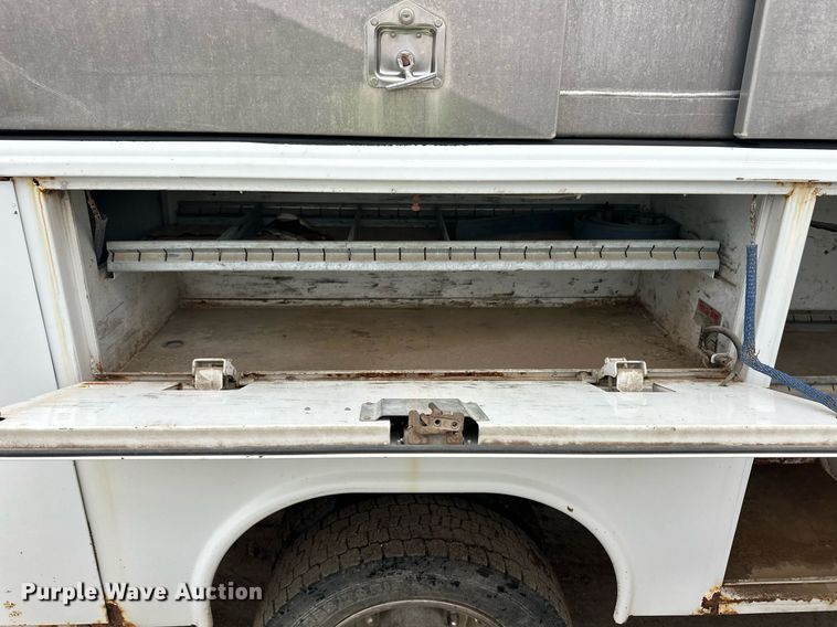 image for item EQ4712 2012 Ford F550 SuperCab utility / service truck