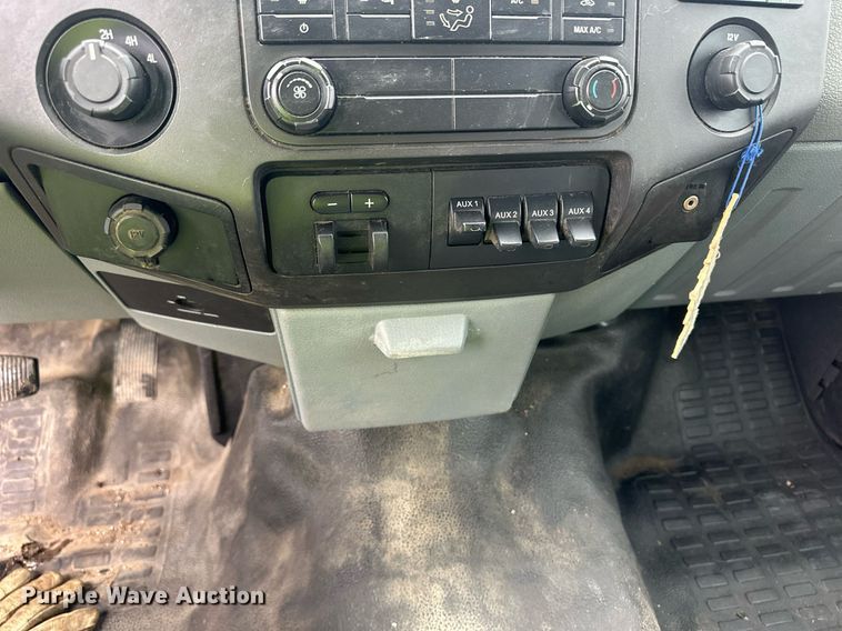 image for item EQ4712 2012 Ford F550 SuperCab utility / service truck