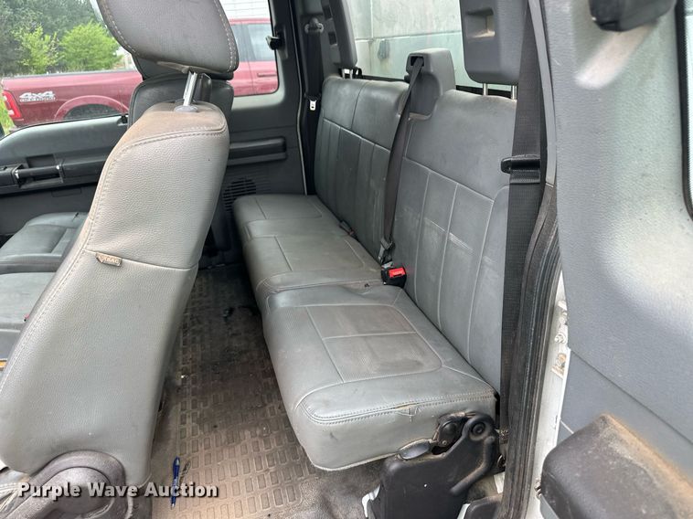 image for item EQ4712 2012 Ford F550 SuperCab utility / service truck