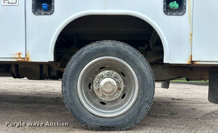 image for item EQ4712 2012 Ford F550 SuperCab utility / service truck