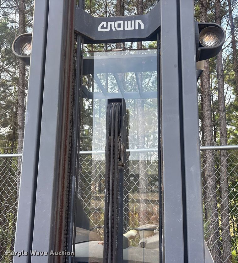 image for item ET7001 Crown RR 5000 Series order picker