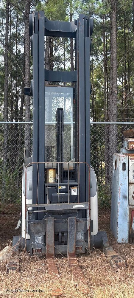 image for item ET7002 Crown RR 5200 Series order picker