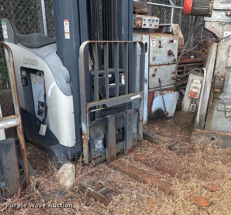 image for item ET7002 Crown RR 5200 Series order picker