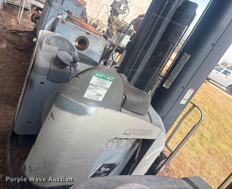 image for item ET7002 Crown RR 5200 Series order picker