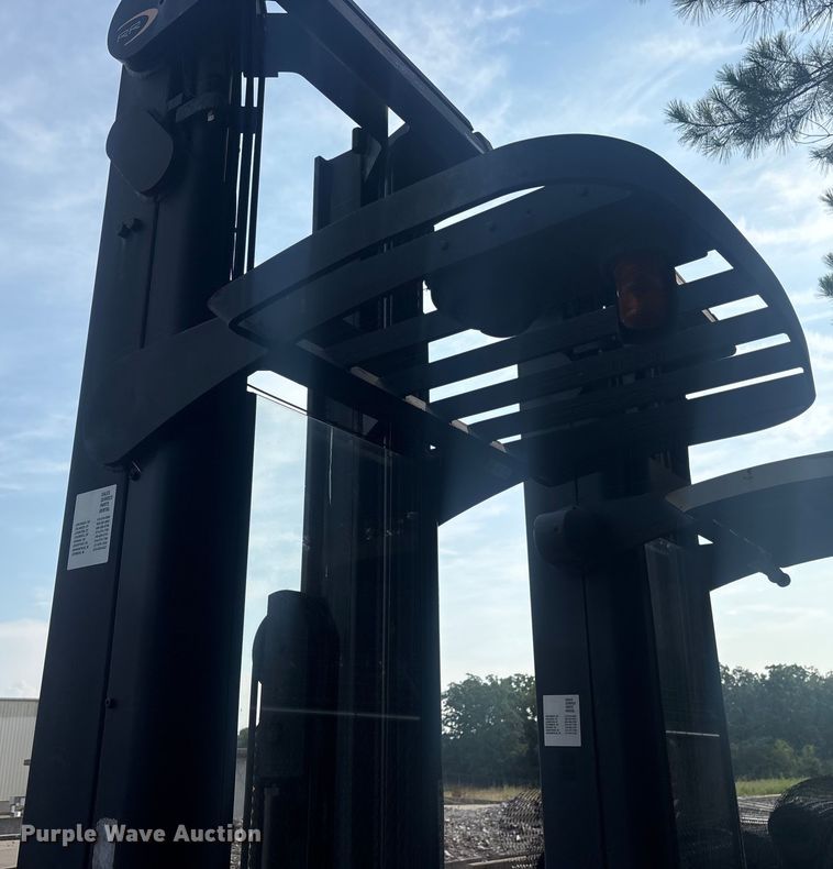 image for item ET7002 Crown RR 5200 Series order picker