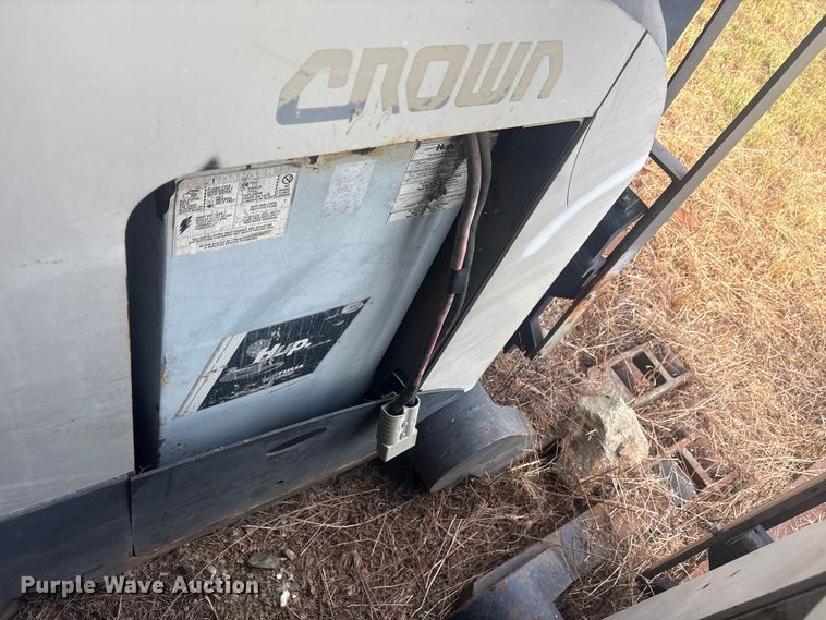 image for item ET7002 Crown RR 5200 Series order picker