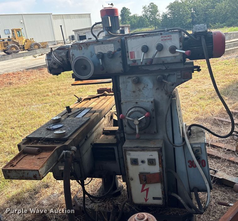 image for item ET7003 Correa F2UE milling machine