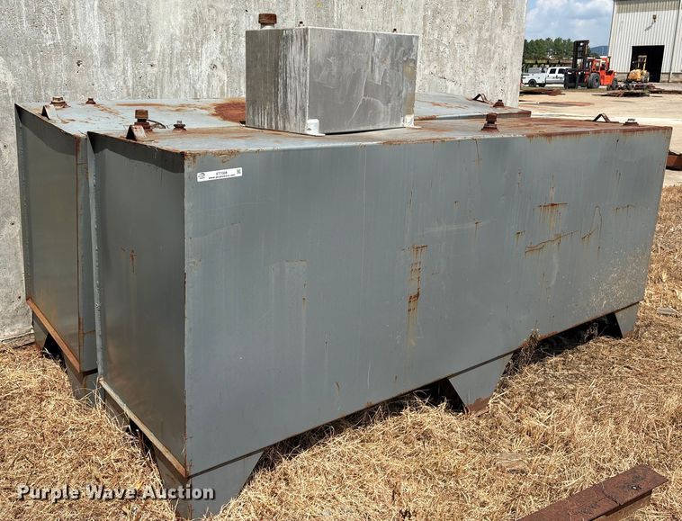 image for item ET7008  (3) oil tanks