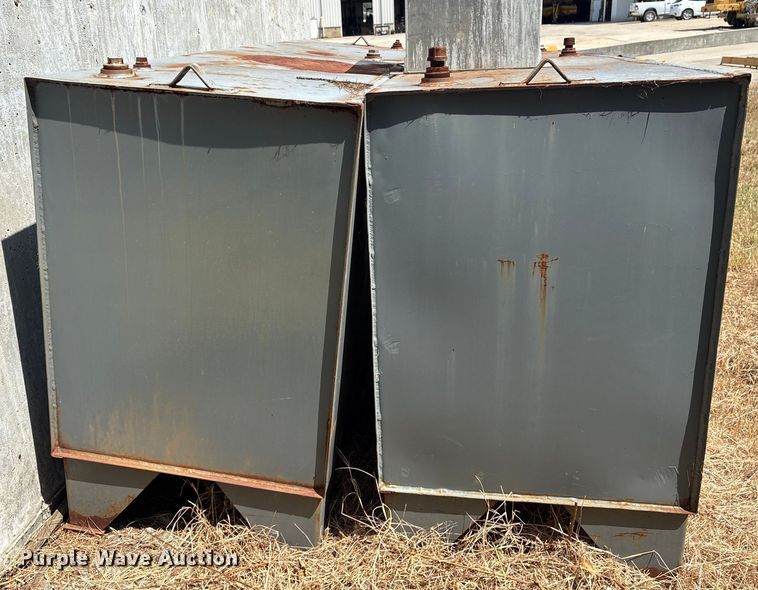 image for item ET7008  (3) oil tanks
