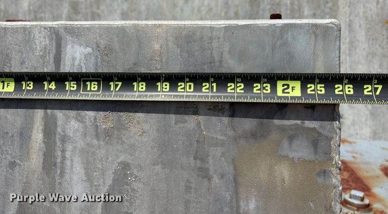 image for item ET7008  (3) oil tanks