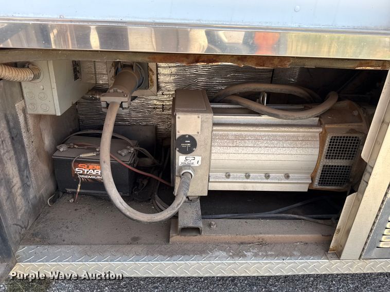 image for item EU2061 2000 Workhorse 1 Ton Nominal food truck