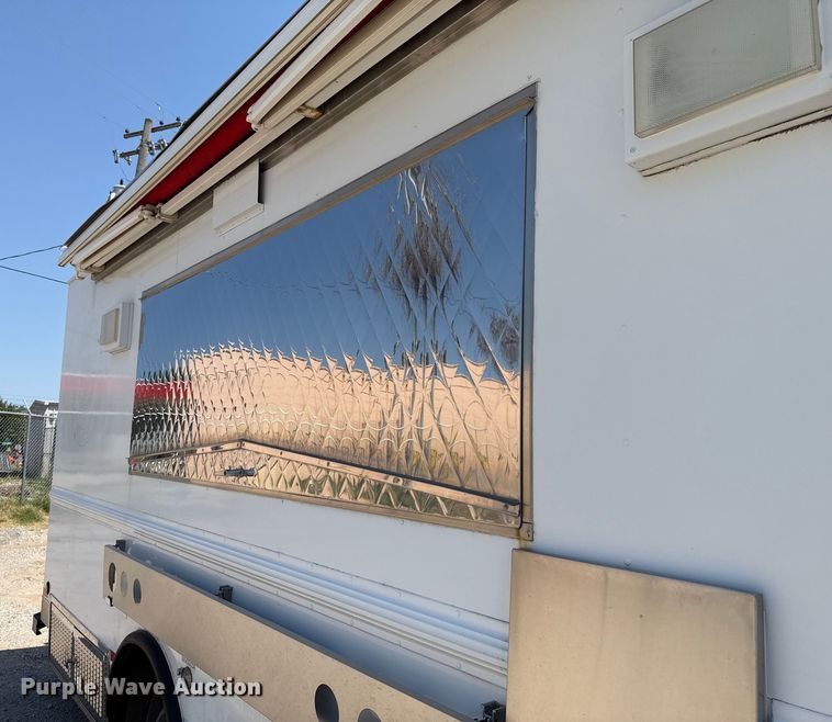 image for item EU2061 2000 Workhorse 1 Ton Nominal food truck