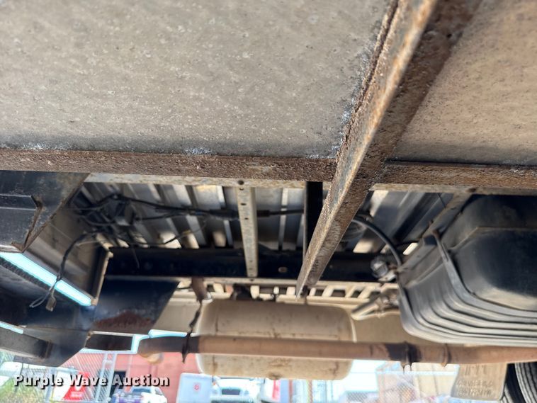 image for item EU2061 2000 Workhorse 1 Ton Nominal food truck