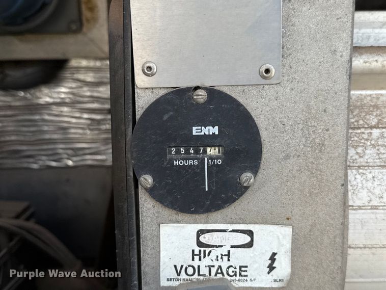 image for item EU2061 2000 Workhorse 1 Ton Nominal food truck