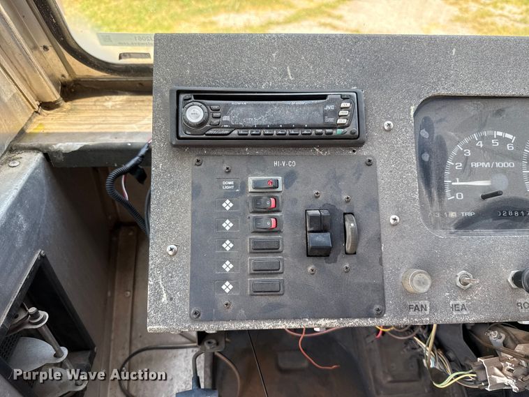 image for item EU2061 2000 Workhorse 1 Ton Nominal food truck