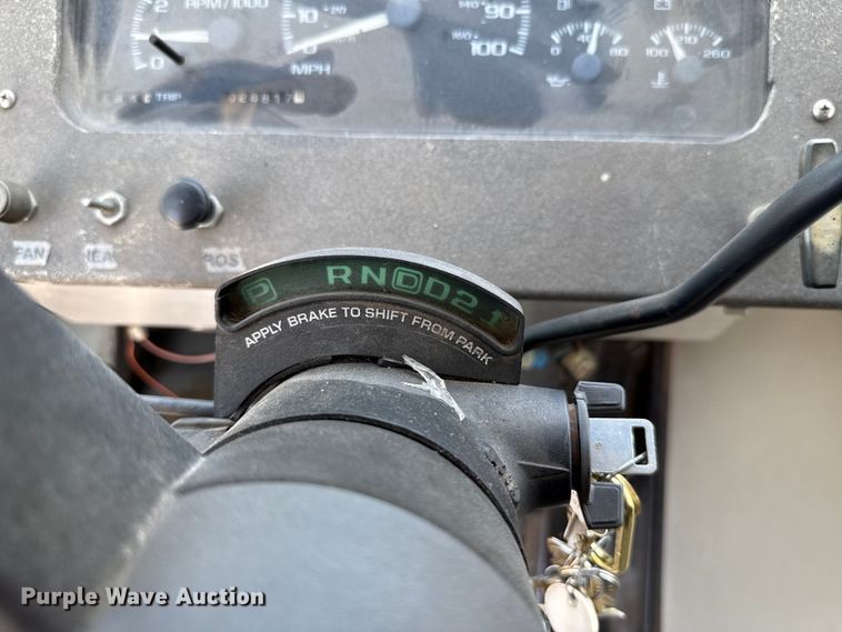 image for item EU2061 2000 Workhorse 1 Ton Nominal food truck