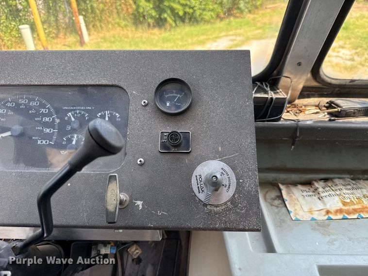 image for item EU2061 2000 Workhorse 1 Ton Nominal food truck