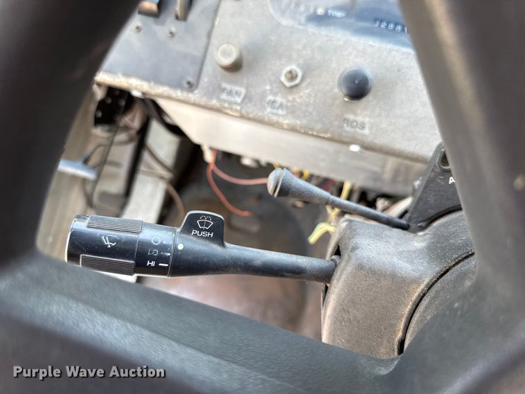 image for item EU2061 2000 Workhorse 1 Ton Nominal food truck