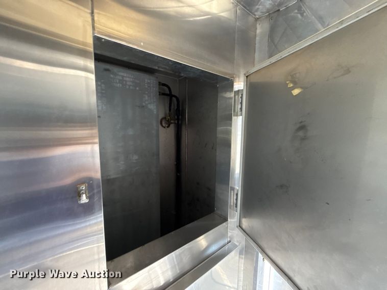 image for item EU2061 2000 Workhorse 1 Ton Nominal food truck