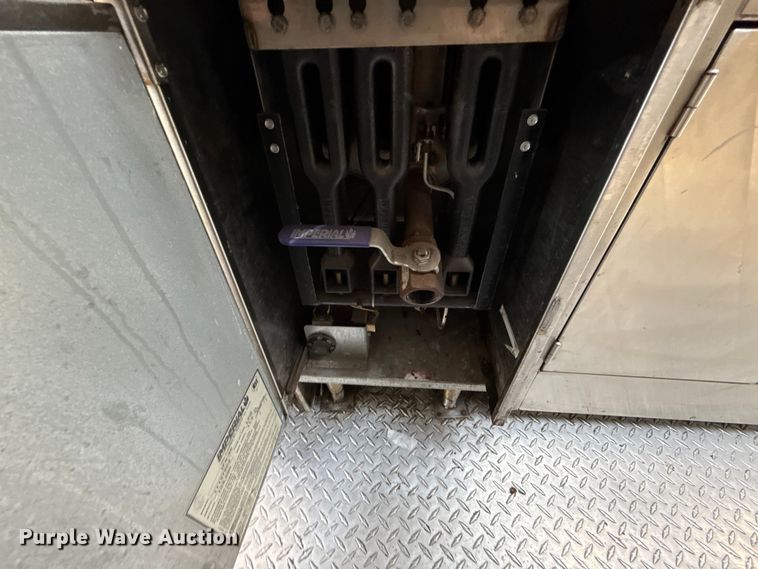 image for item EU2061 2000 Workhorse 1 Ton Nominal food truck