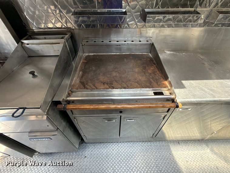 image for item EU2061 2000 Workhorse 1 Ton Nominal food truck