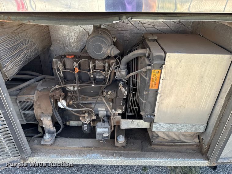 image for item EU2061 2000 Workhorse 1 Ton Nominal food truck