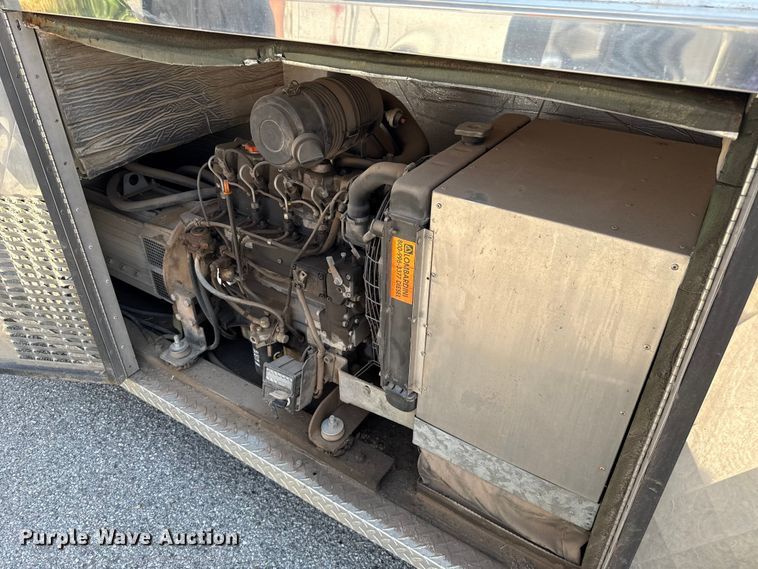 image for item EU2061 2000 Workhorse 1 Ton Nominal food truck