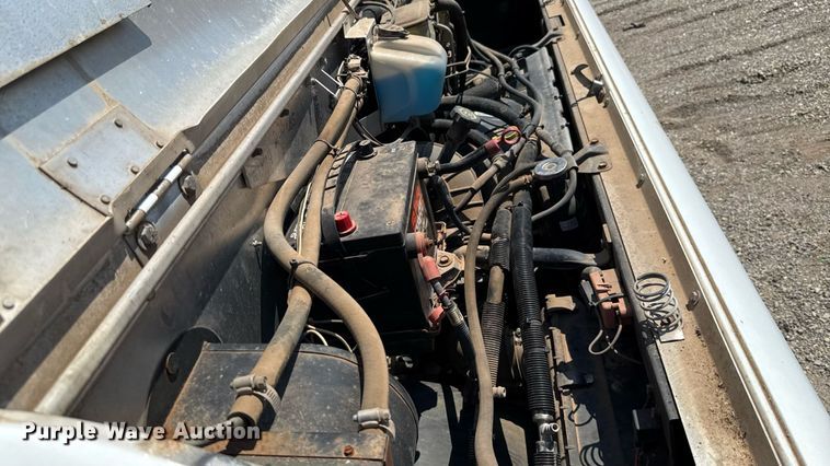 image for item EU2061 2000 Workhorse 1 Ton Nominal food truck