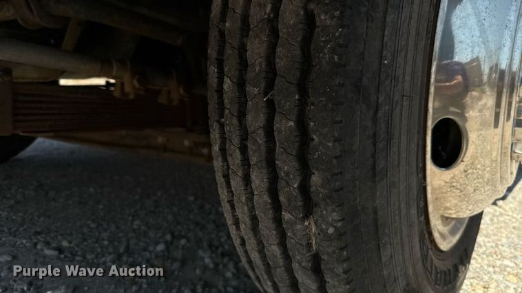 image for item EU2061 2000 Workhorse 1 Ton Nominal food truck