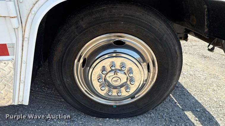 image for item EU2061 2000 Workhorse 1 Ton Nominal food truck