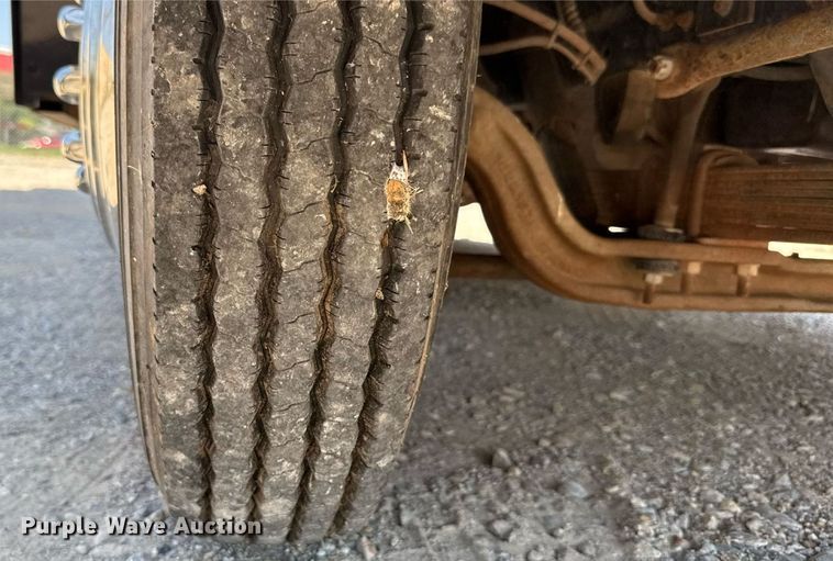 image for item EU2061 2000 Workhorse 1 Ton Nominal food truck