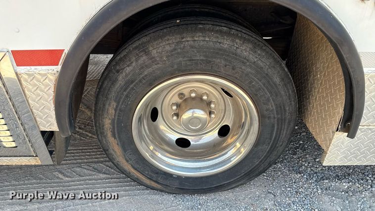 image for item EU2061 2000 Workhorse 1 Ton Nominal food truck