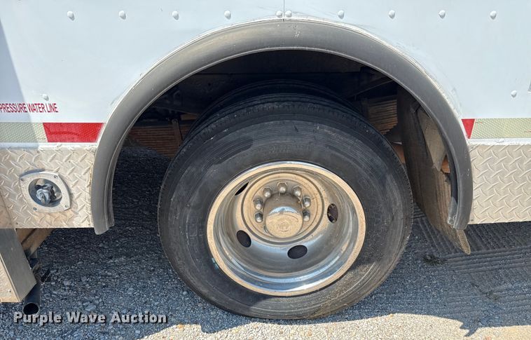 image for item EU2061 2000 Workhorse 1 Ton Nominal food truck