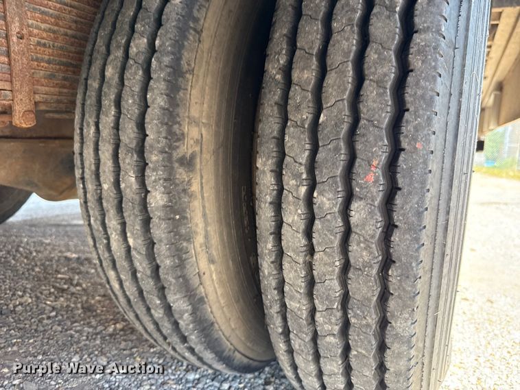 image for item EU2061 2000 Workhorse 1 Ton Nominal food truck