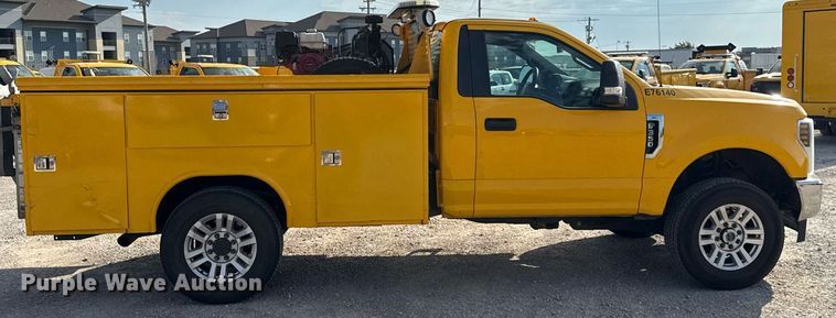 image for item EU2062 2019 Ford F350 Super Duty  utility bed pickup truck