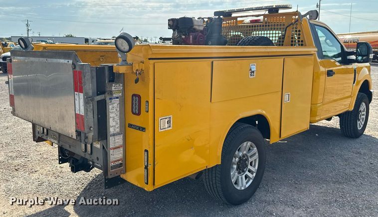 image for item EU2062 2019 Ford F350 Super Duty  utility bed pickup truck