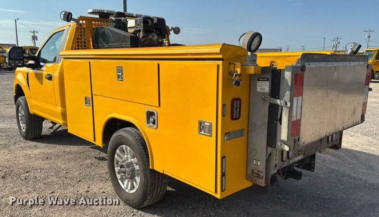 image for item EU2062 2019 Ford F350 Super Duty  utility bed pickup truck