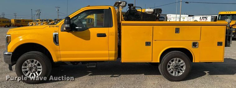 image for item EU2062 2019 Ford F350 Super Duty  utility bed pickup truck