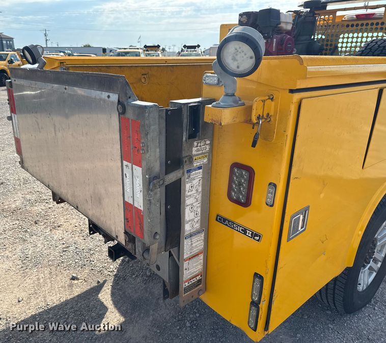 image for item EU2062 2019 Ford F350 Super Duty  utility bed pickup truck