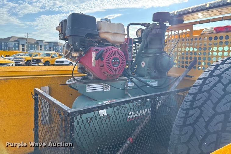 image for item EU2062 2019 Ford F350 Super Duty  utility bed pickup truck