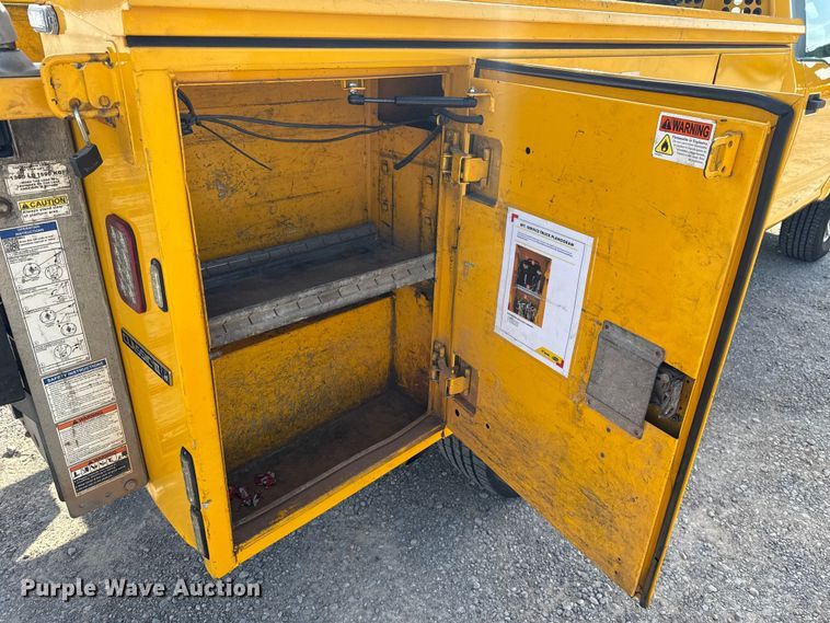 image for item EU2062 2019 Ford F350 Super Duty  utility bed pickup truck