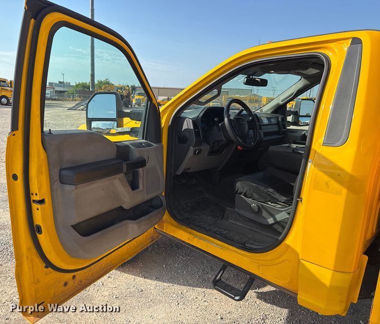 image for item EU2062 2019 Ford F350 Super Duty  utility bed pickup truck