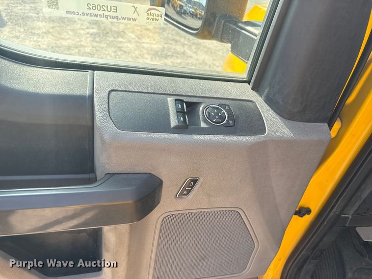 image for item EU2062 2019 Ford F350 Super Duty  utility bed pickup truck