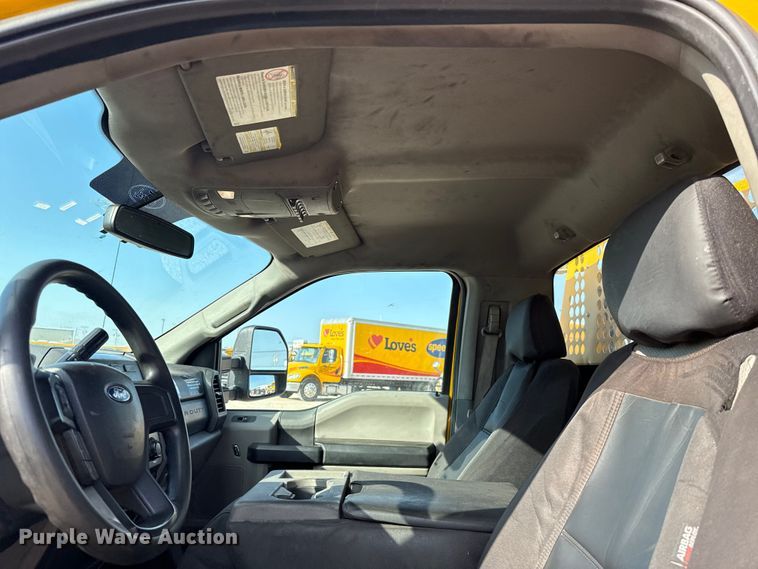 image for item EU2062 2019 Ford F350 Super Duty  utility bed pickup truck