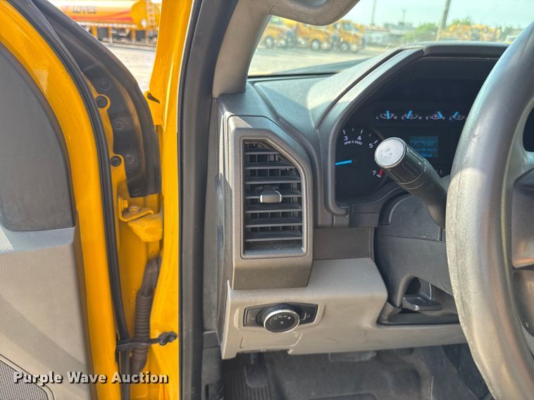 image for item EU2062 2019 Ford F350 Super Duty  utility bed pickup truck