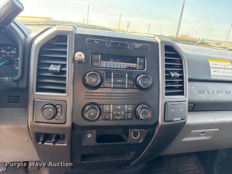 image for item EU2062 2019 Ford F350 Super Duty  utility bed pickup truck