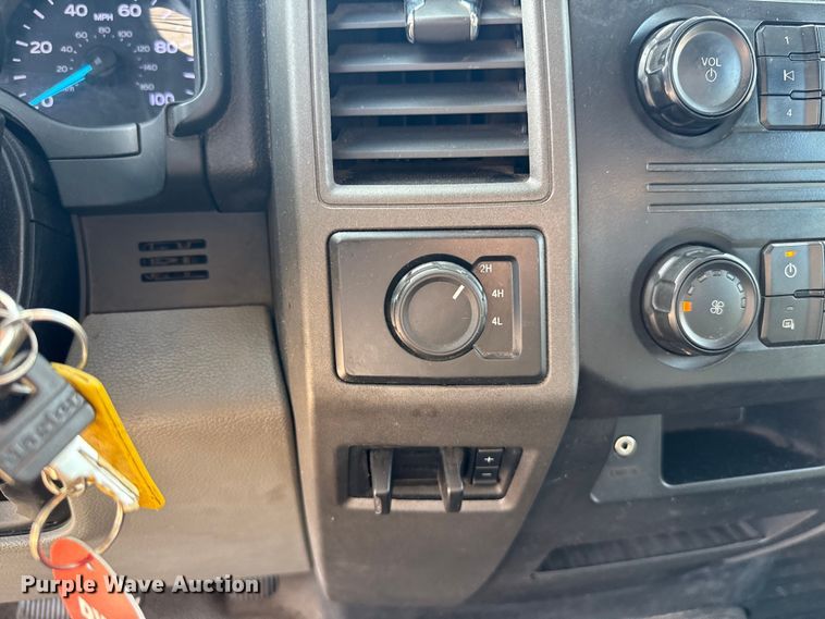 image for item EU2062 2019 Ford F350 Super Duty  utility bed pickup truck