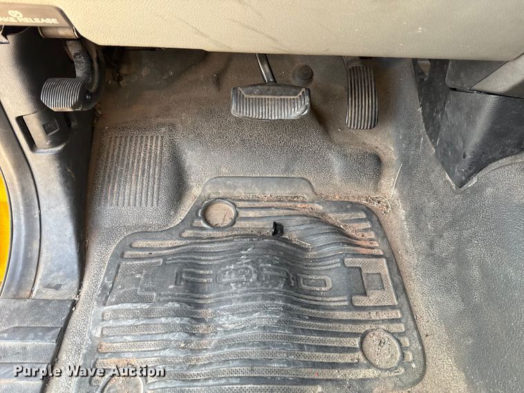 image for item EU2062 2019 Ford F350 Super Duty  utility bed pickup truck